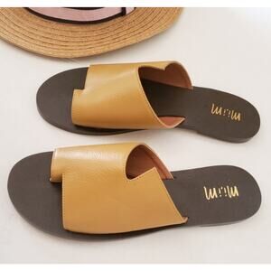 Mi.im - Women's Yellow Notched Sandal Slides - Size 9 - GUC